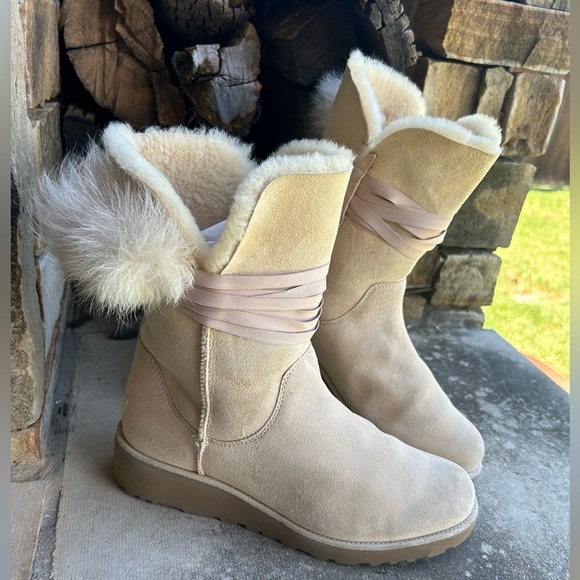 UGG Australia Brita cream boot in suede & sheepskin with fluffy Pom-Pom Sz-10. R - Picture 2 of 16